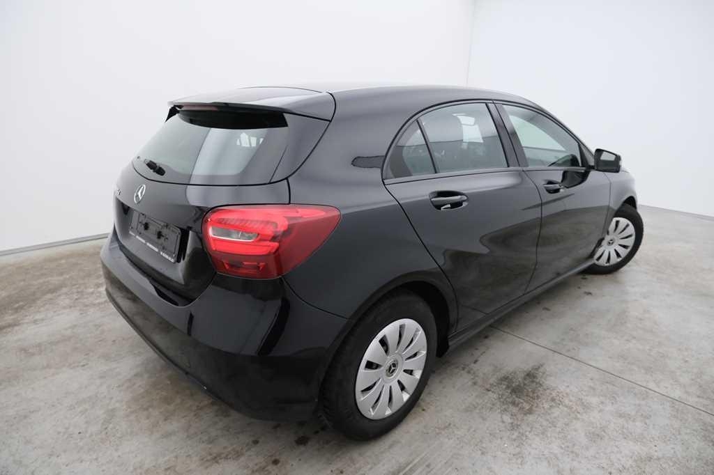Mercedes-Benz A-Klasse 2017 photo 1