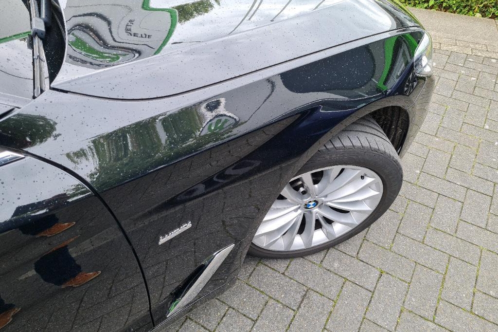 BMW 5 Series 2017 фото 10