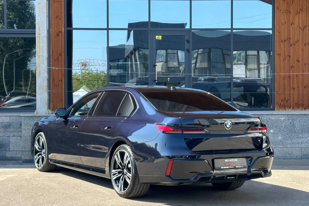 BMW 740 2023 photo 4
