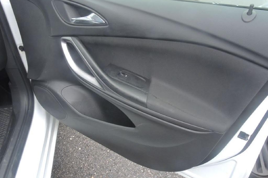 Opel Astra Sports Tourer 2016 photo 12