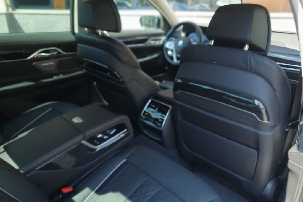 BMW 740 Ld Steptronic 2022 photo 17