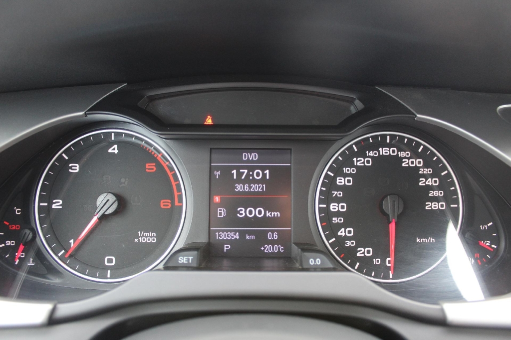 Audi A4 Avant 2011 photo 2