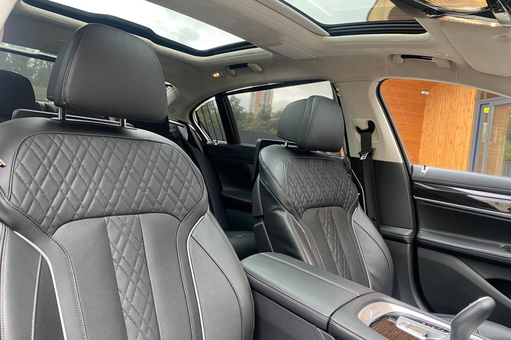 BMW 740 xDrive 2019 фото 15