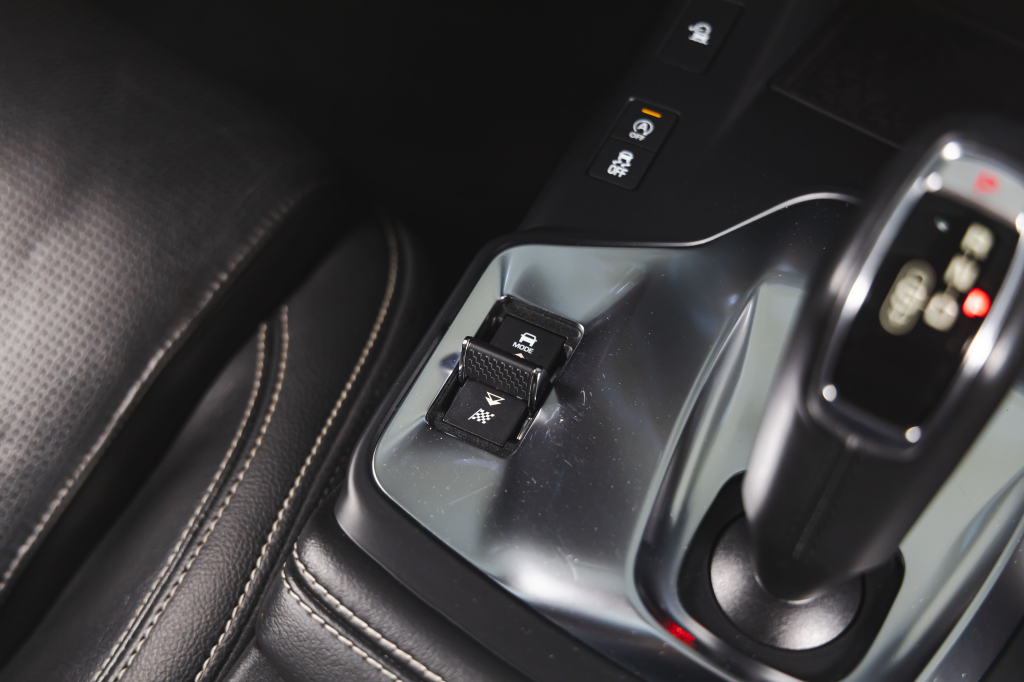 Jaguar E-Pace 2018 фото Jaguar E-Pace 2018 фото 35