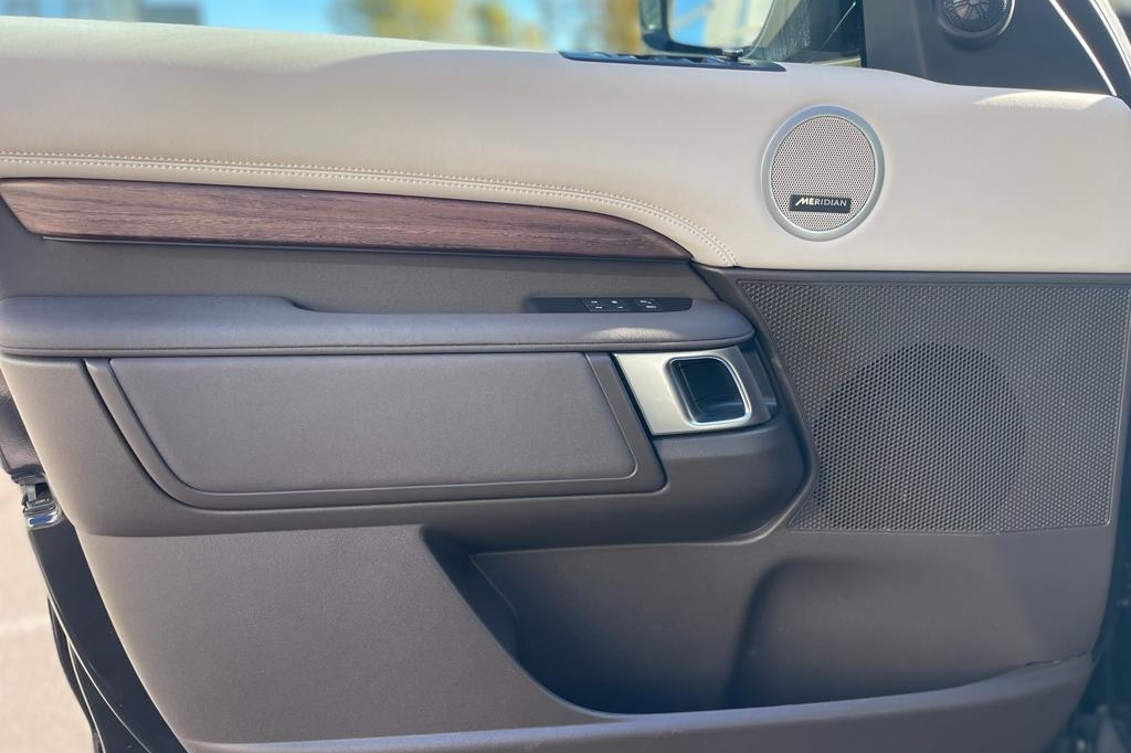 Land Rover Discovery HSE 3.0TDi 2018 photo 11