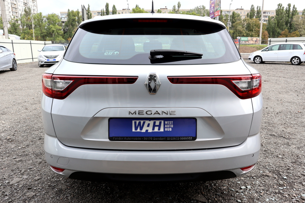 Renault Megane 2017 фото 7