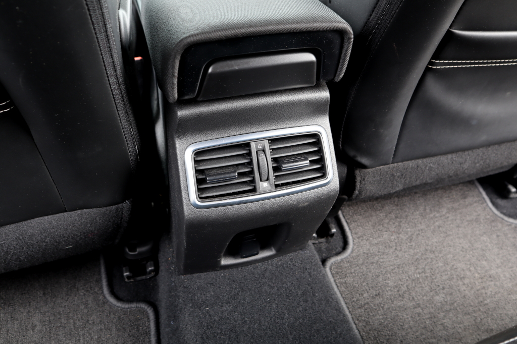 Renault Megane 2017 фото 33