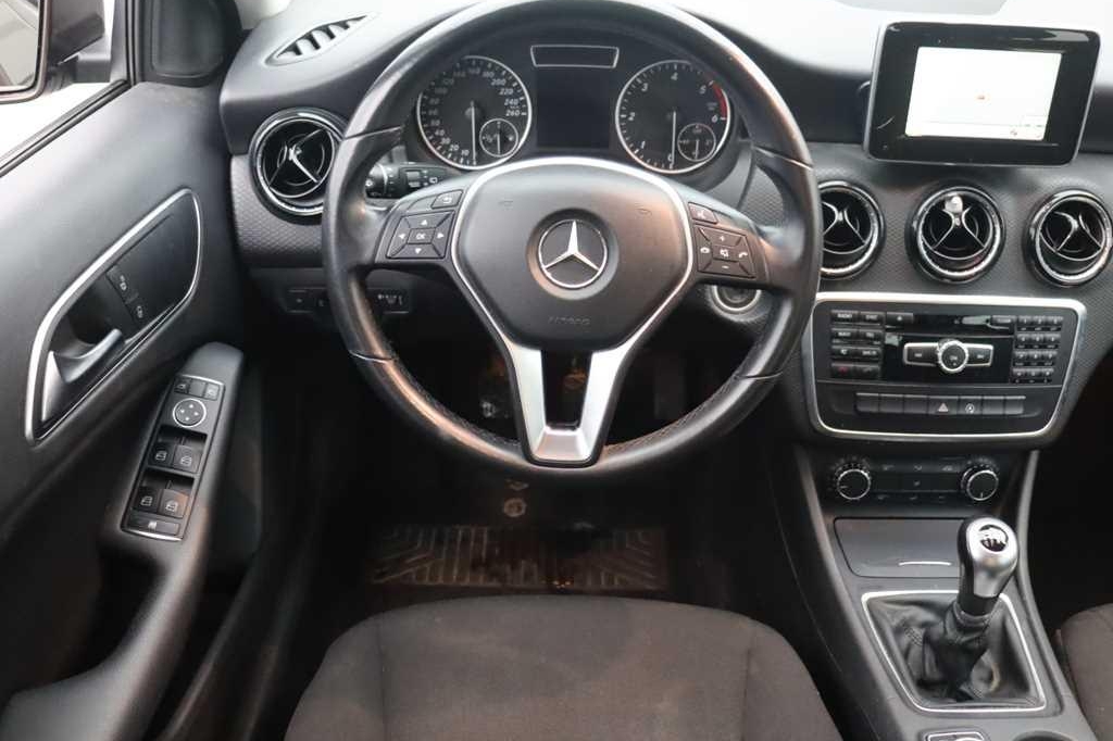 Mercedes-Benz A-Klasse 2015 photo 2