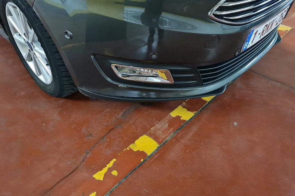 Ford Grand C-MAX 2017 фото 23