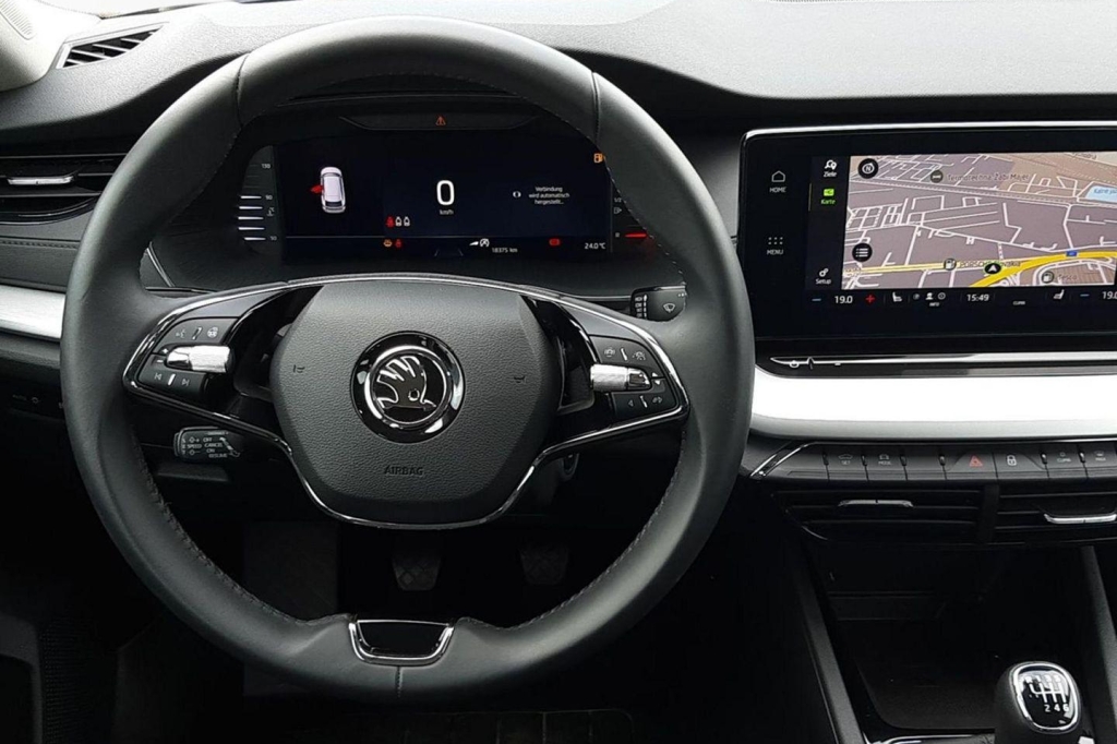 Skoda Octavia Combi 2020 фото 1