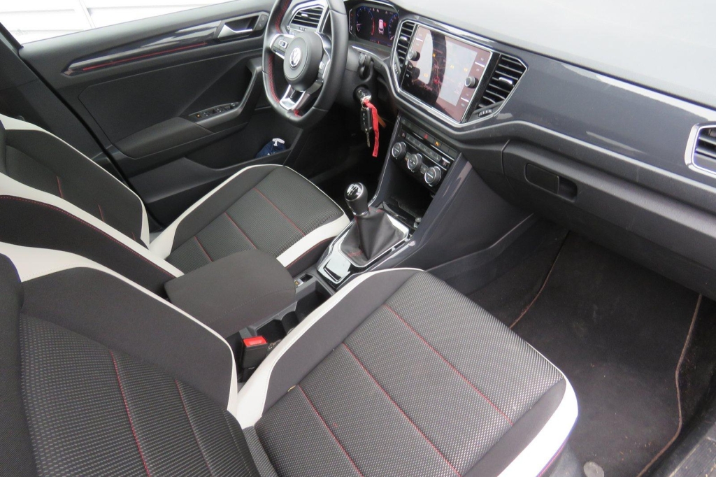 Volkswagen T-Roc 2020 photo 1