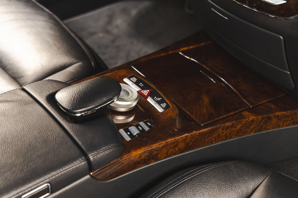 Mercedes-Benz S-Class 2011 photo 33