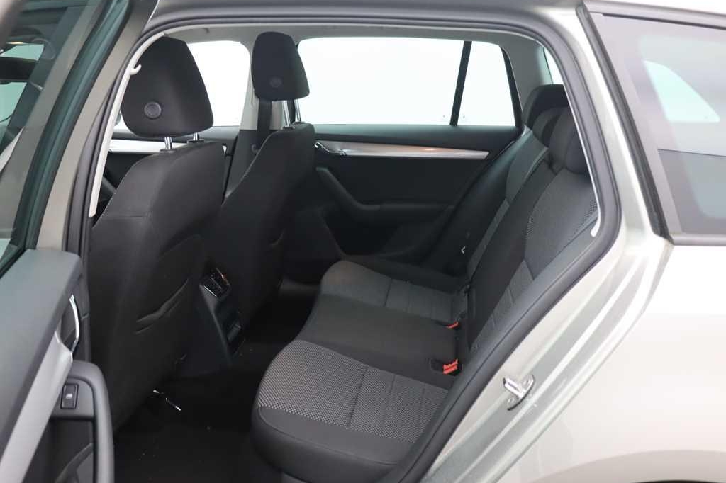 Skoda Octavia Combi 2016 фото 2