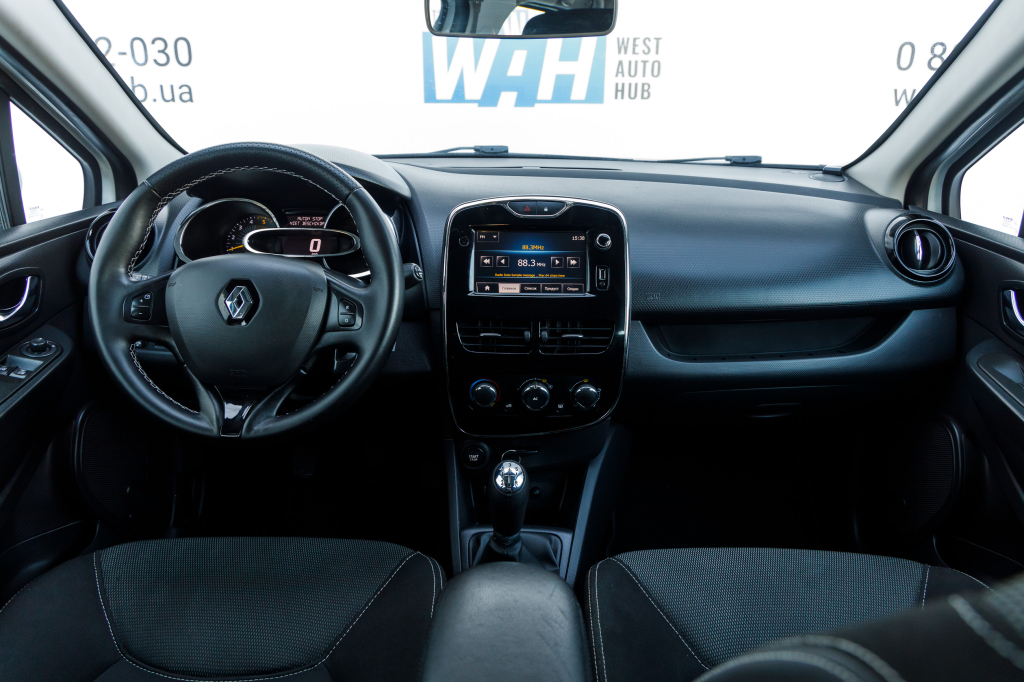 Renault Clio photo 6