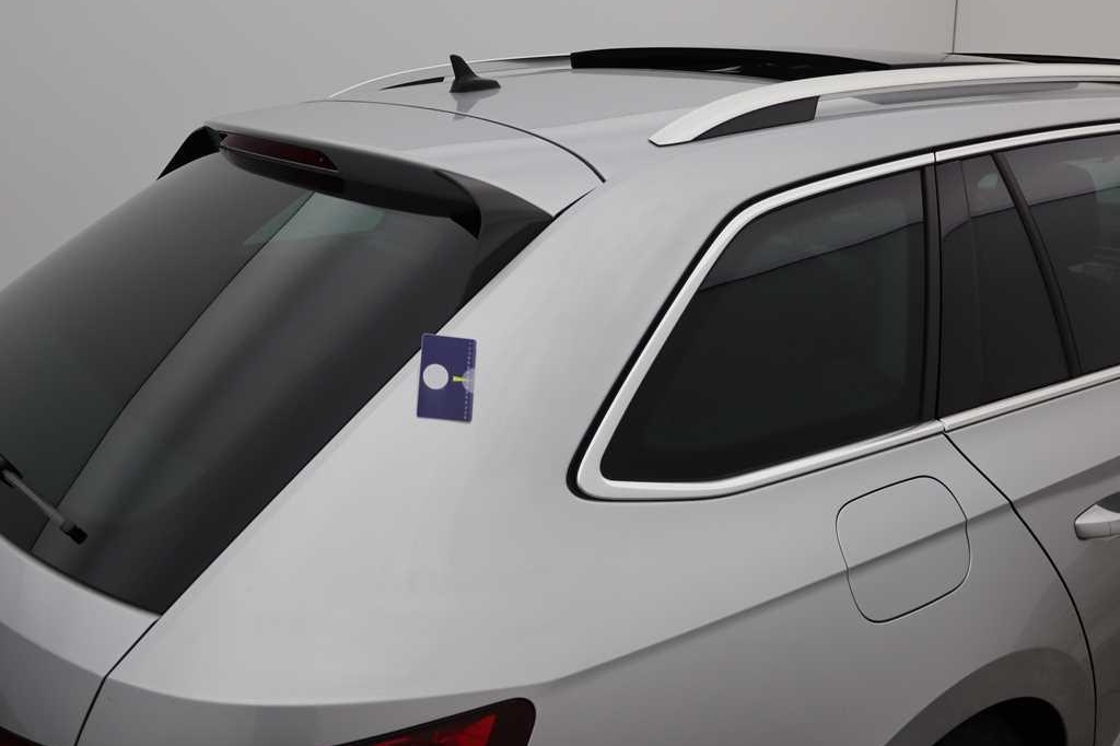 Skoda Superb Combi 2017 photo 14
