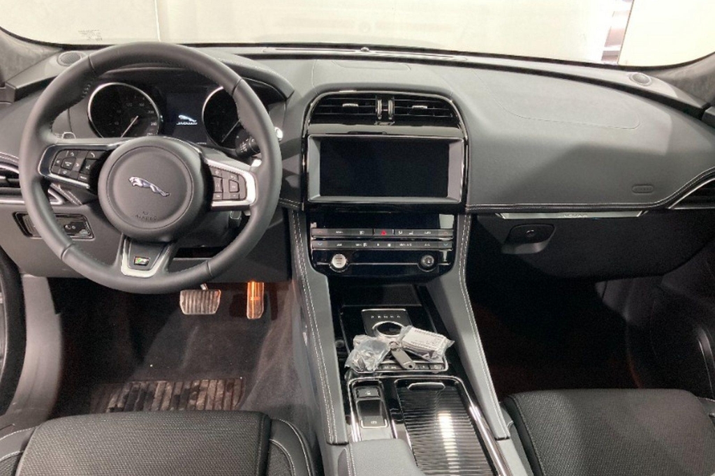 Jaguar F-Pace 2020 photo 4