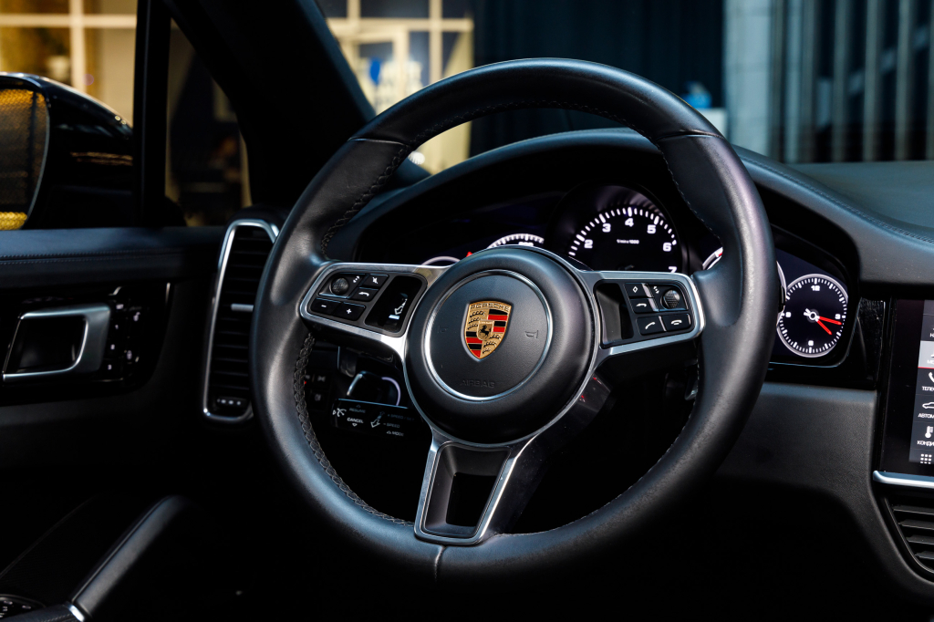 Porsche Cayenne 2018 фото 18