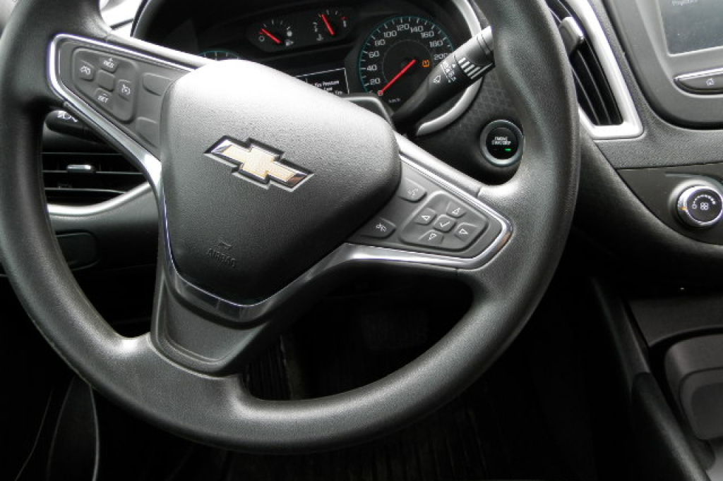 Chevrolet Malibu LE 2018 фото 16