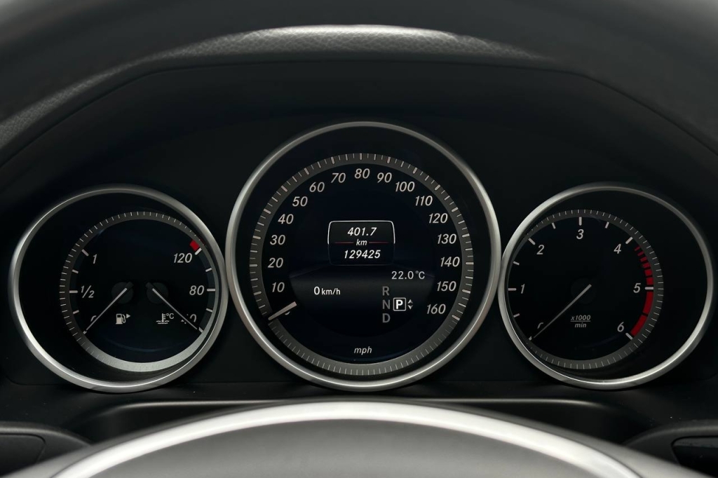 Mercedes-Benz E-Class 2015 4Matic фото Mercedes-Benz E-Class 2015 4Matic фото 18