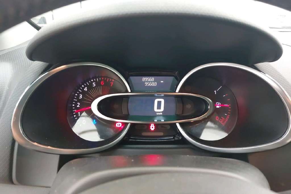 Renault Clio 2016 photo 2