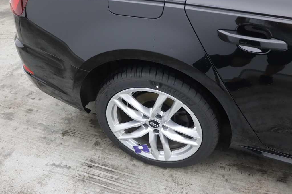 Audi A4 2019 photo 14