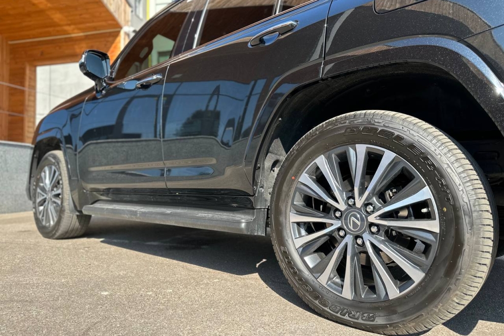 Lexus LX 500d 2023 photo 6