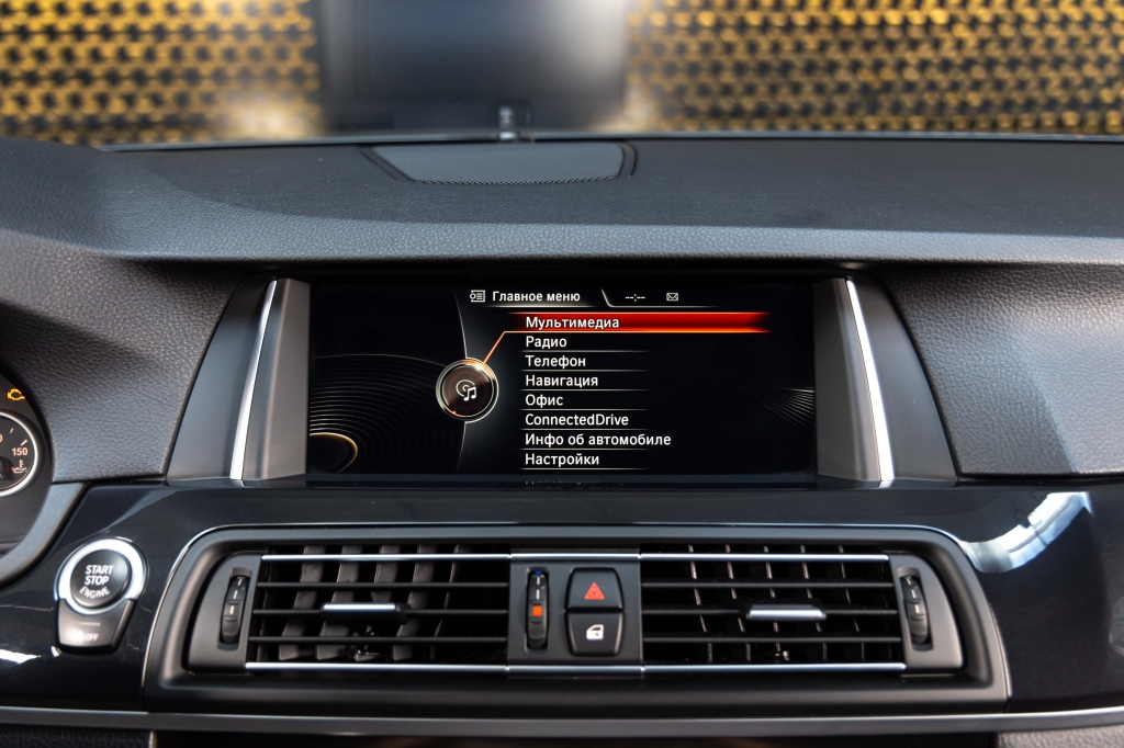 BMW 5 Series 2015 фото 22