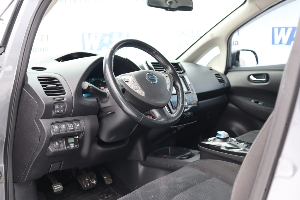 Nissan Leaf photo 9