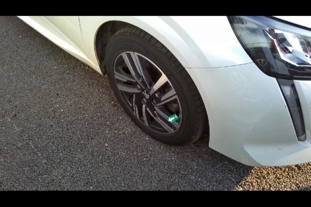 Peugeot 208 2020 photo 7