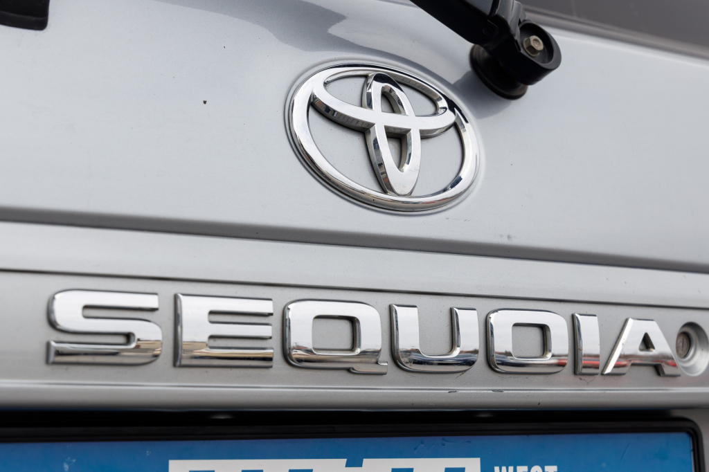 Toyota Sequoia SR5 2012 фото 8