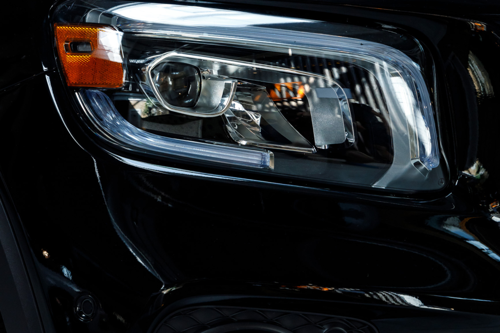 Mercedes-Benz GLB-Class 250 2020 photo 11