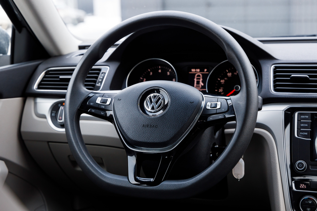 Volkswagen Passat S LED 2016 photo 19