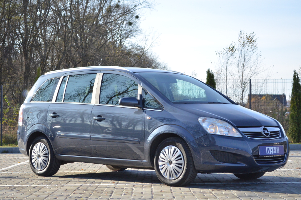 Opel Zafira фото 2