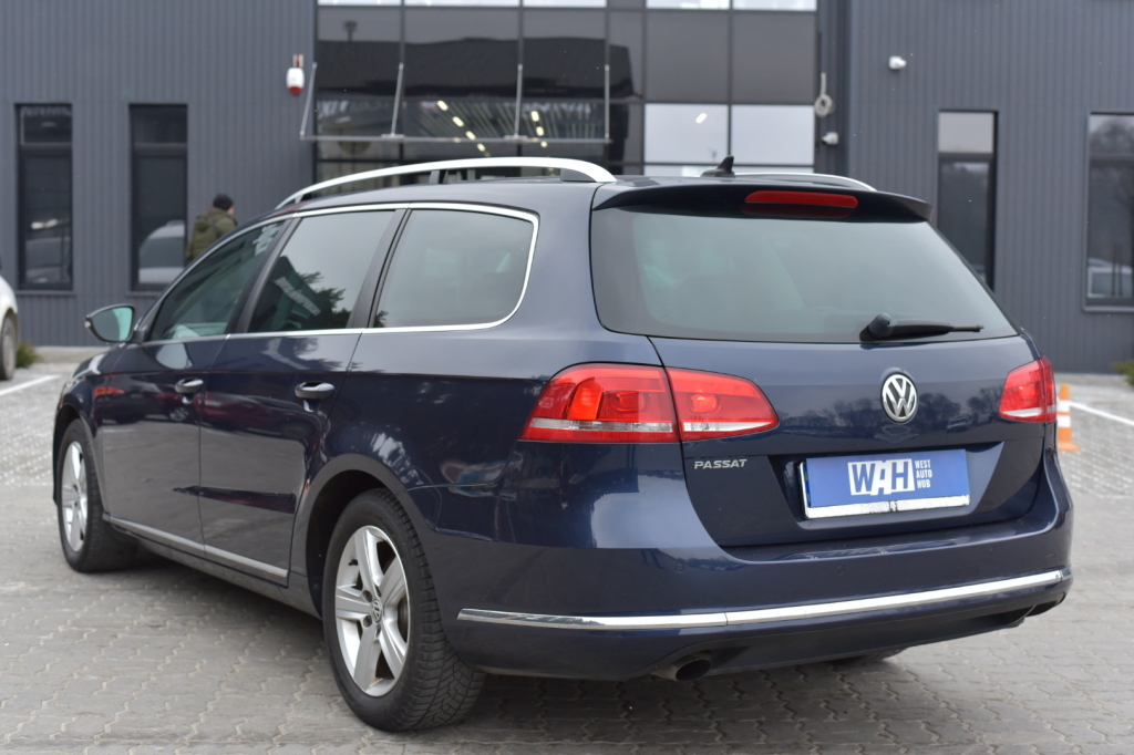Volkswagen Passat B7 Panorama 2012 photo 6
