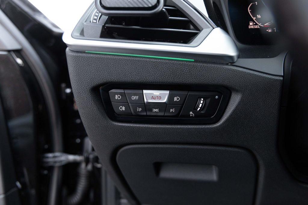 BMW 3 Series 320d 2019 фото BMW 3 Series 320d 2019 фото 14