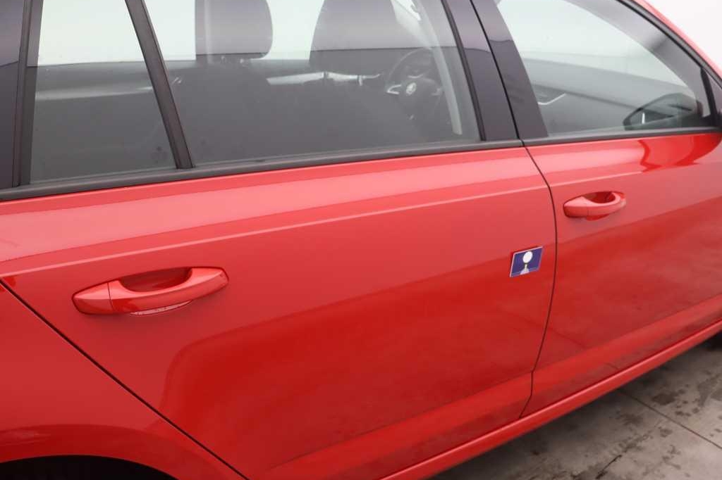 Skoda Octavia Combi 2018 photo 20