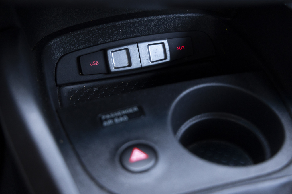 SEAT Leon 2011 фото 19