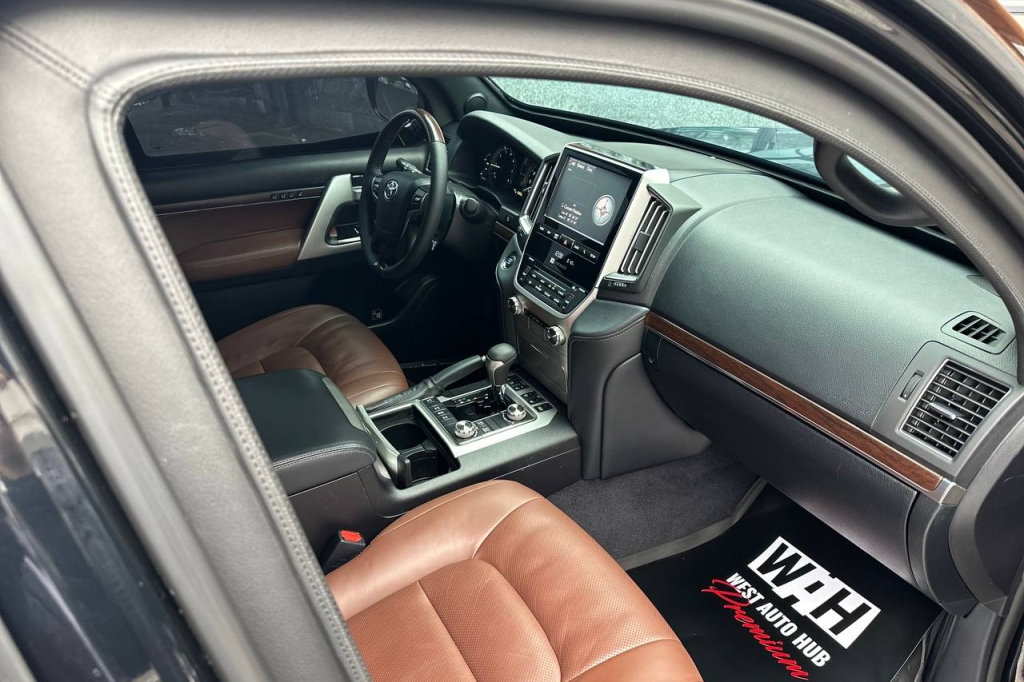 Toyota Land Cruiser 200 GUARD B6 2017 photo 13