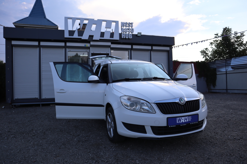 Skoda Roomster 2010 photo 14