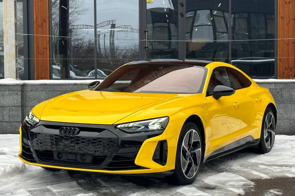 Audi RS e-tron GT 2021 photo 2