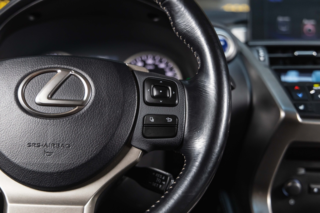 Lexus NX 300H 2016 фото Lexus NX 300H 2016 фото 20