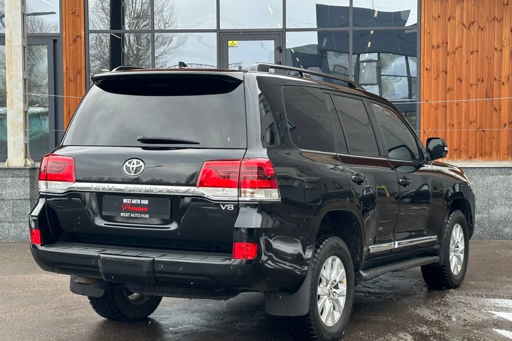 Toyota Land Cruiser 200 GUARD B6 2017 photo 3