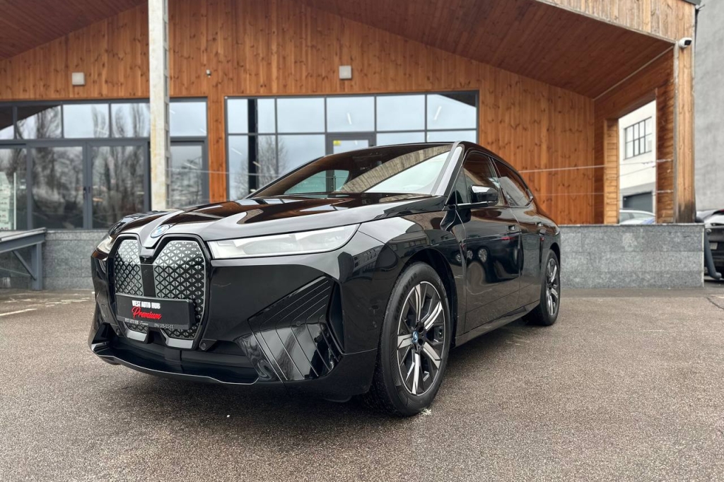 BMW iX xDrive40 2023 фото 2