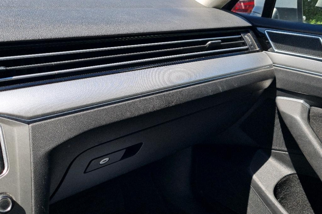 Volkswagen Passat Variant 2017 photo 19