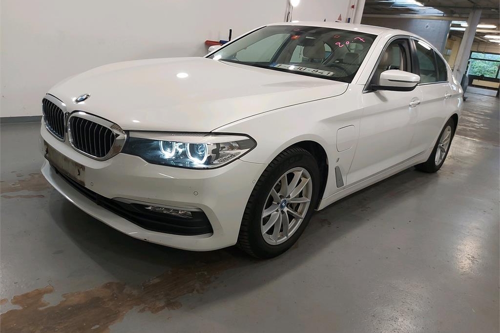 BMW 5 Series 2017 фото 6