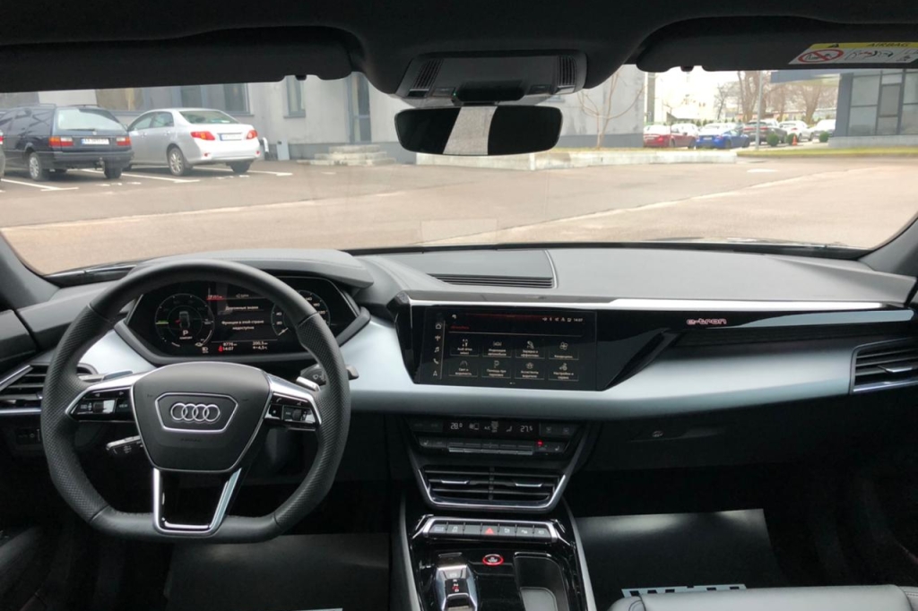 Audi e-tron GT 2021 фото 22