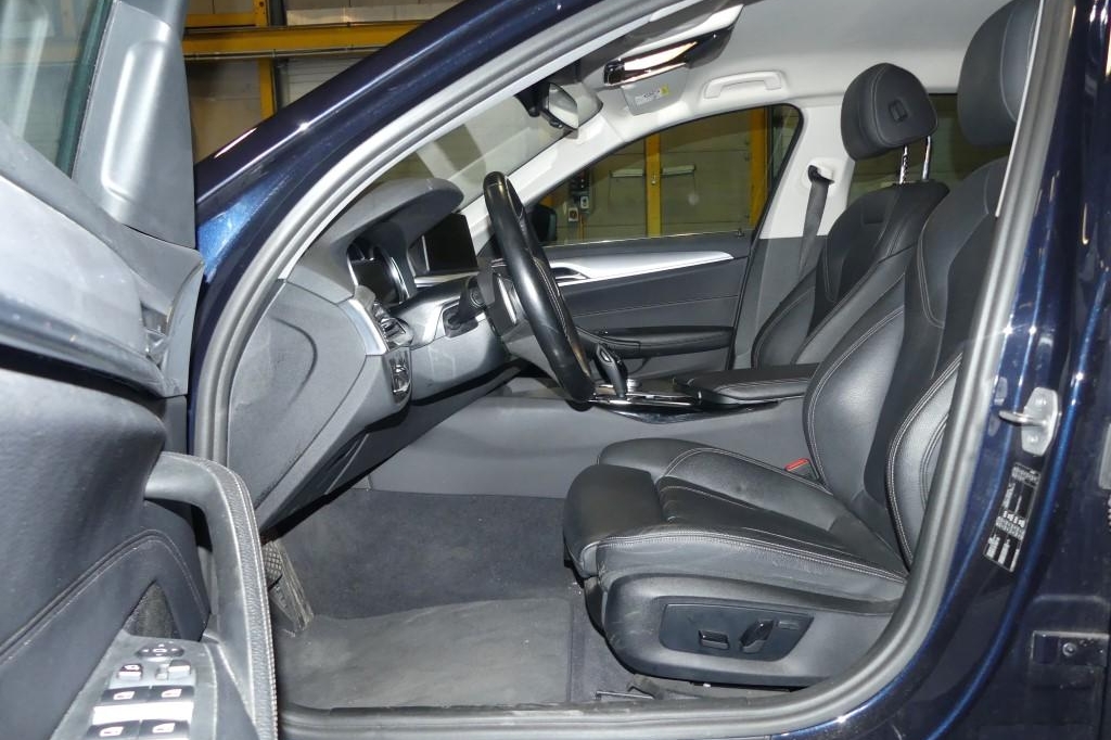 BMW 5 Series 2017 фото 4