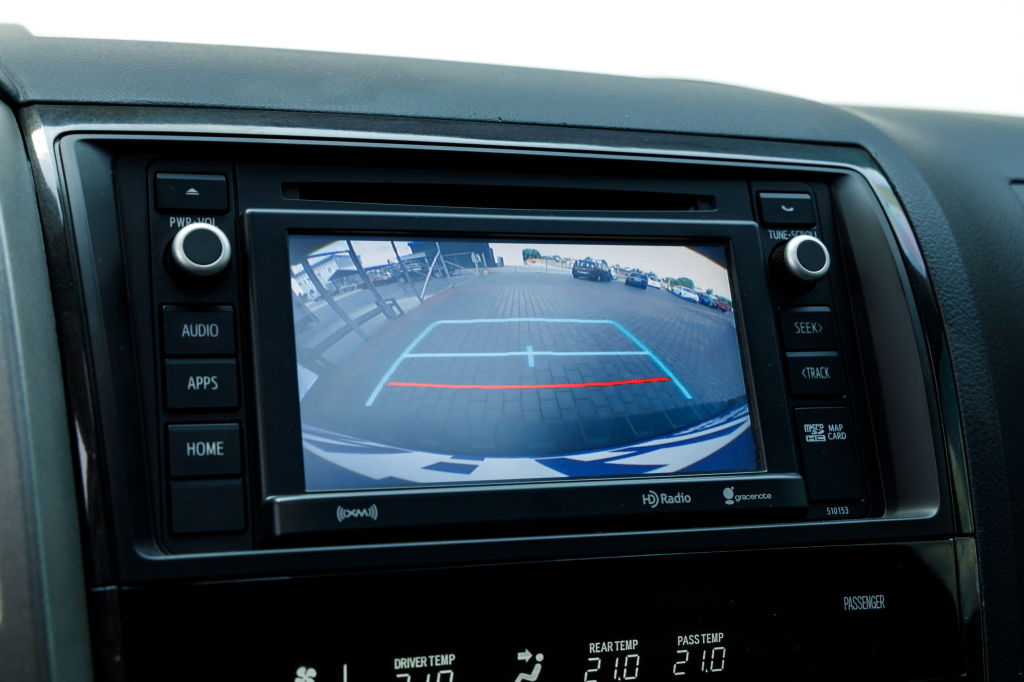 Toyota Sequoia 5.7 Dual VVT 2016 photo 10