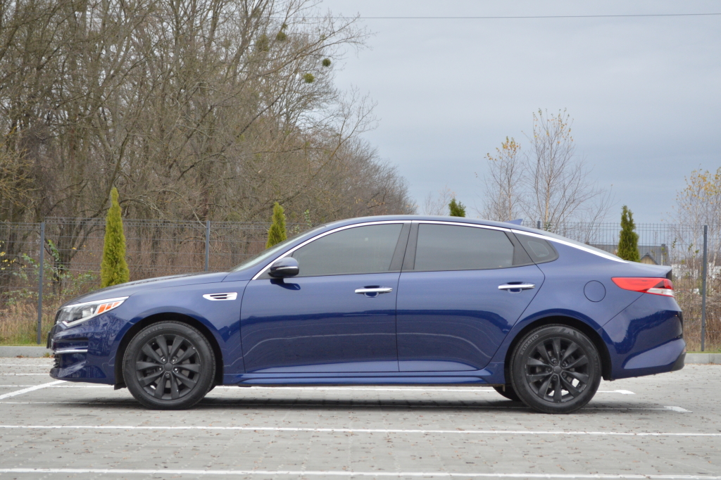 Kia Optima LX Sport photo 6