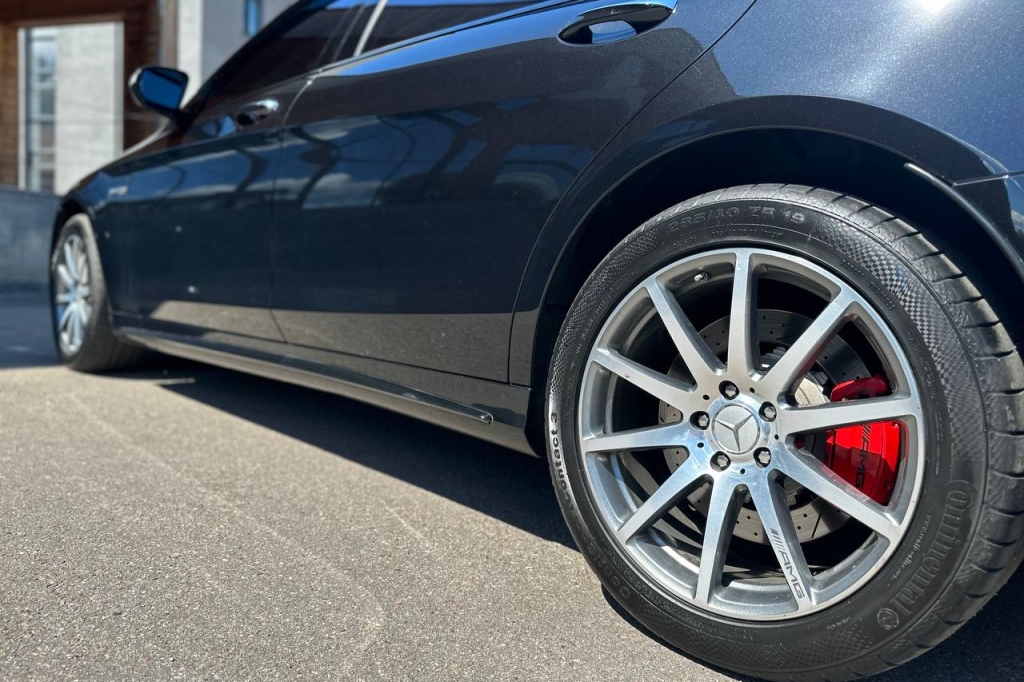 Mercedes-Benz S-Class 63 AMG 2018 photo 6